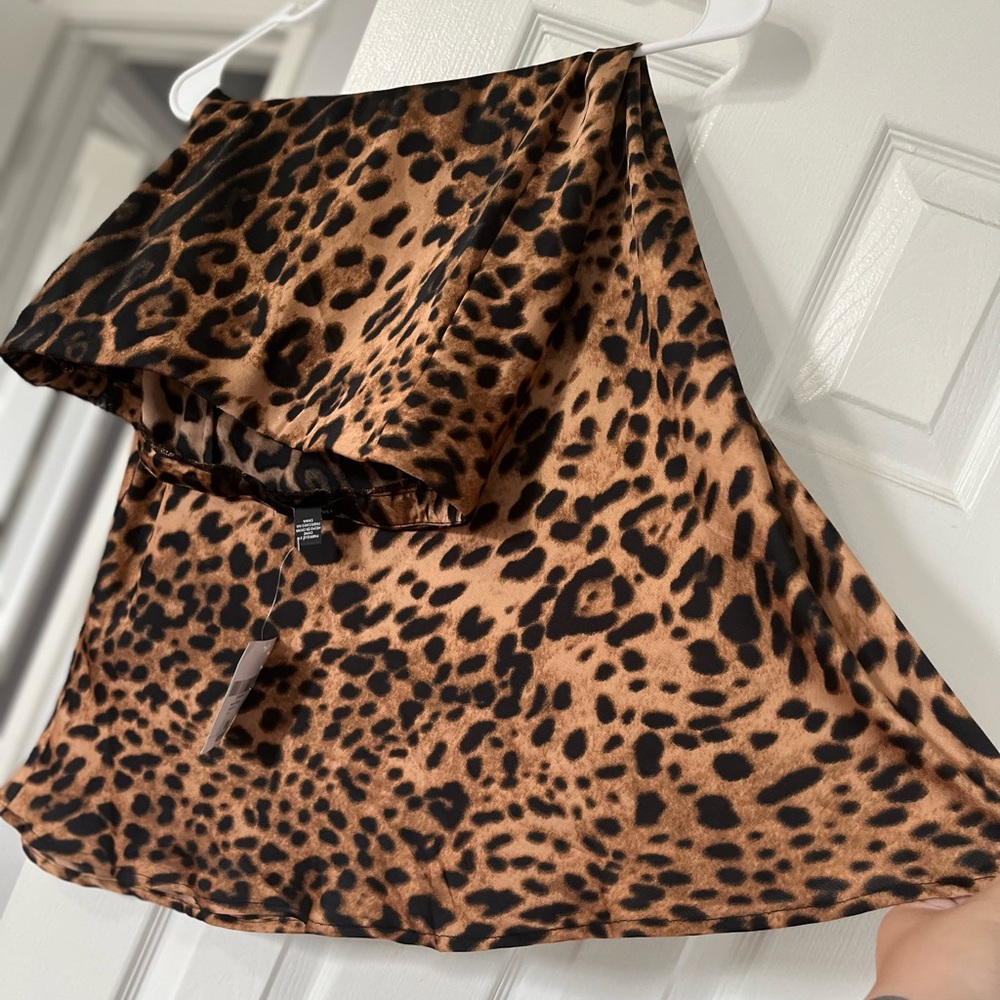 F21 NWT Leopard skirt